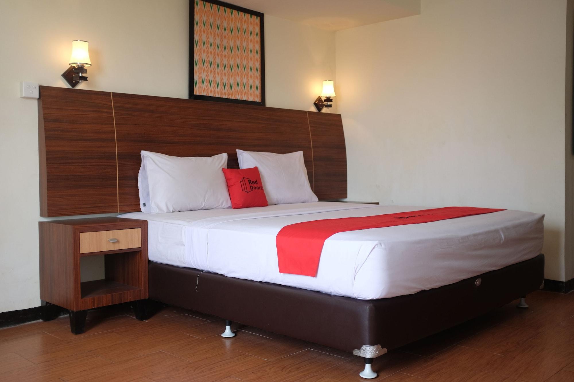 Reddoorz Plus Near Senen Джакарта Екстериор снимка