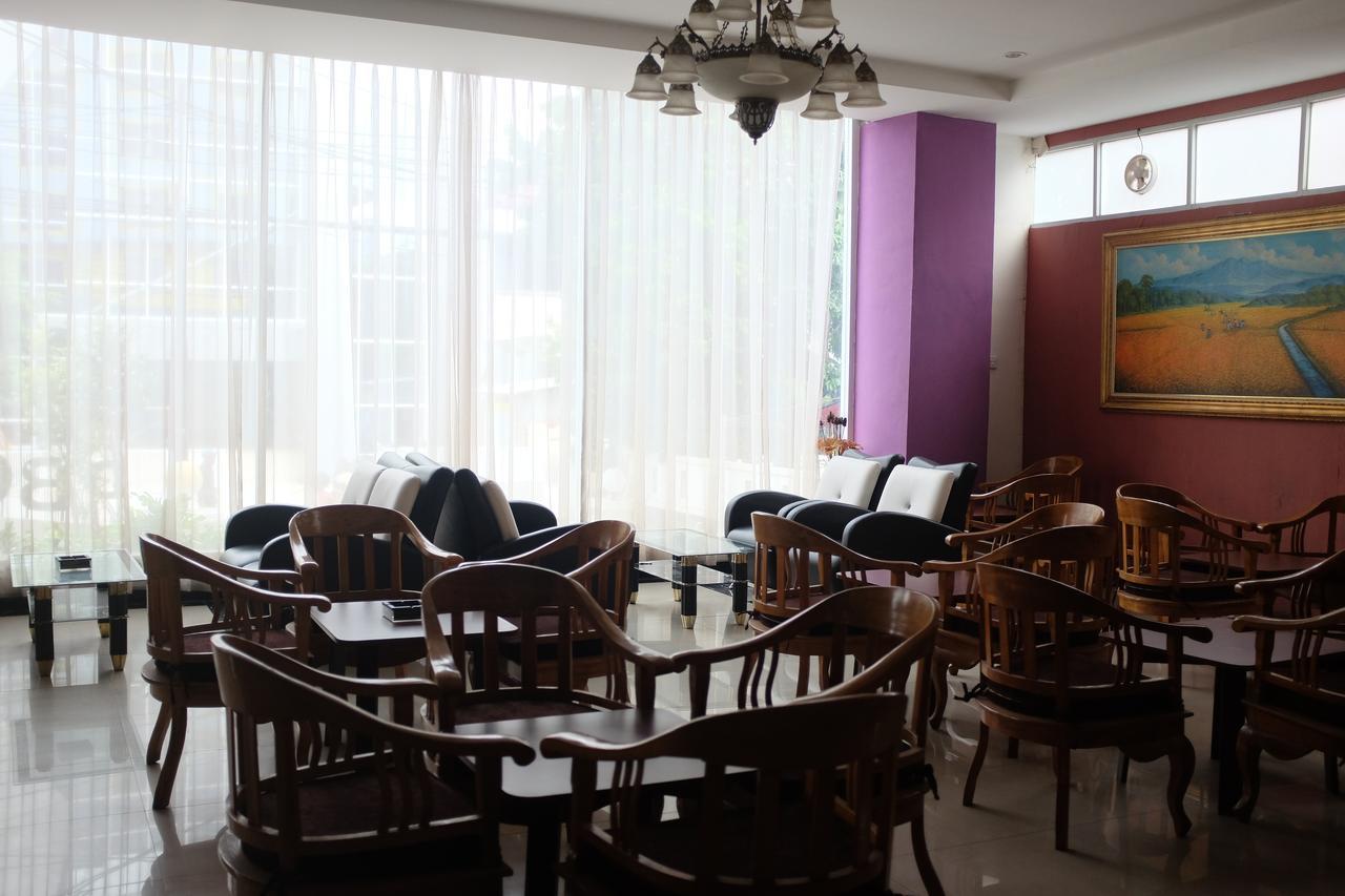 Reddoorz Plus Near Senen Джакарта Екстериор снимка