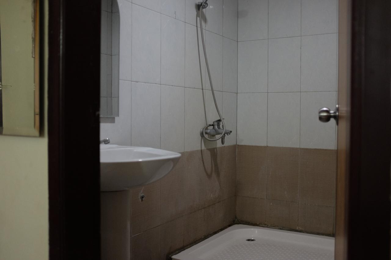 Reddoorz Plus Near Senen Джакарта Екстериор снимка