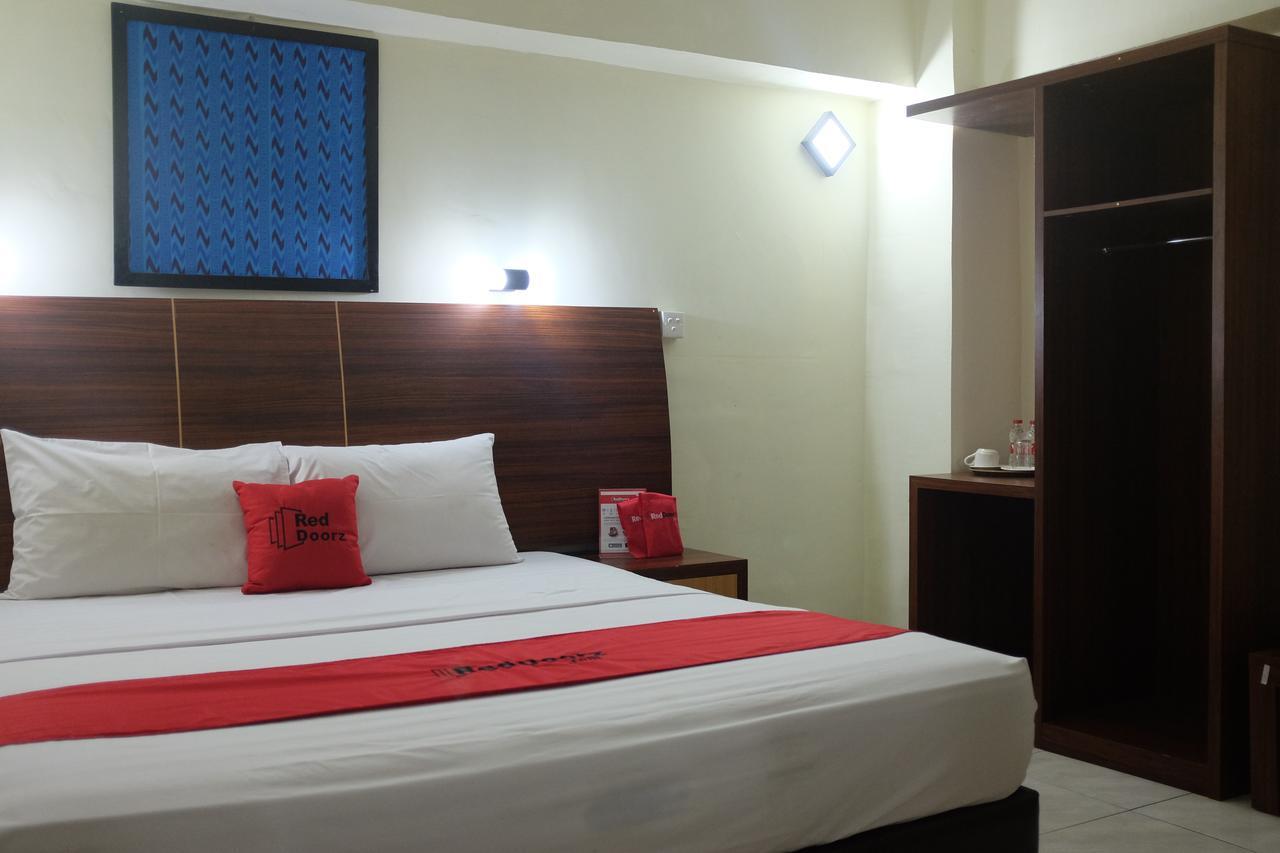 Reddoorz Plus Near Senen Джакарта Екстериор снимка