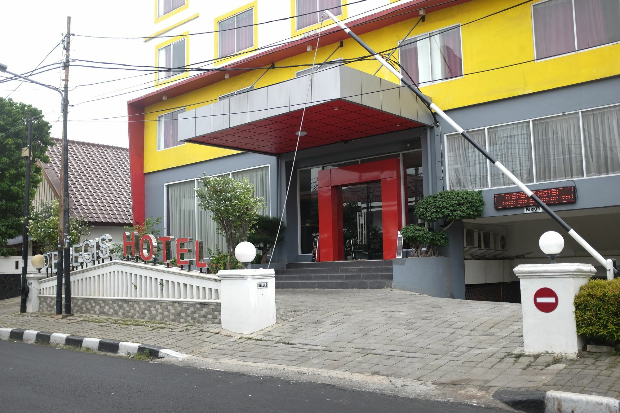 Reddoorz Plus Near Senen Джакарта Екстериор снимка