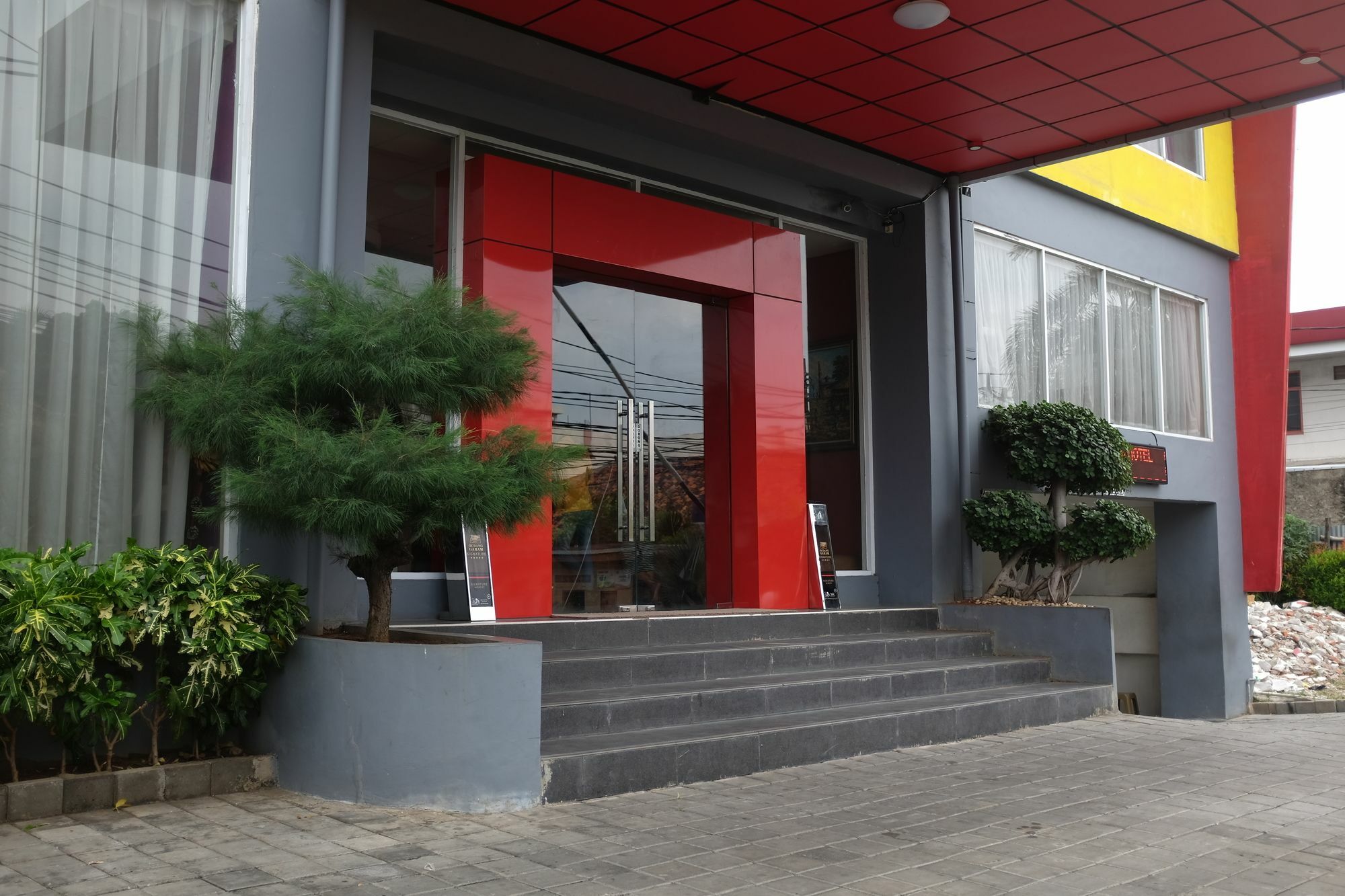 Reddoorz Plus Near Senen Джакарта Екстериор снимка